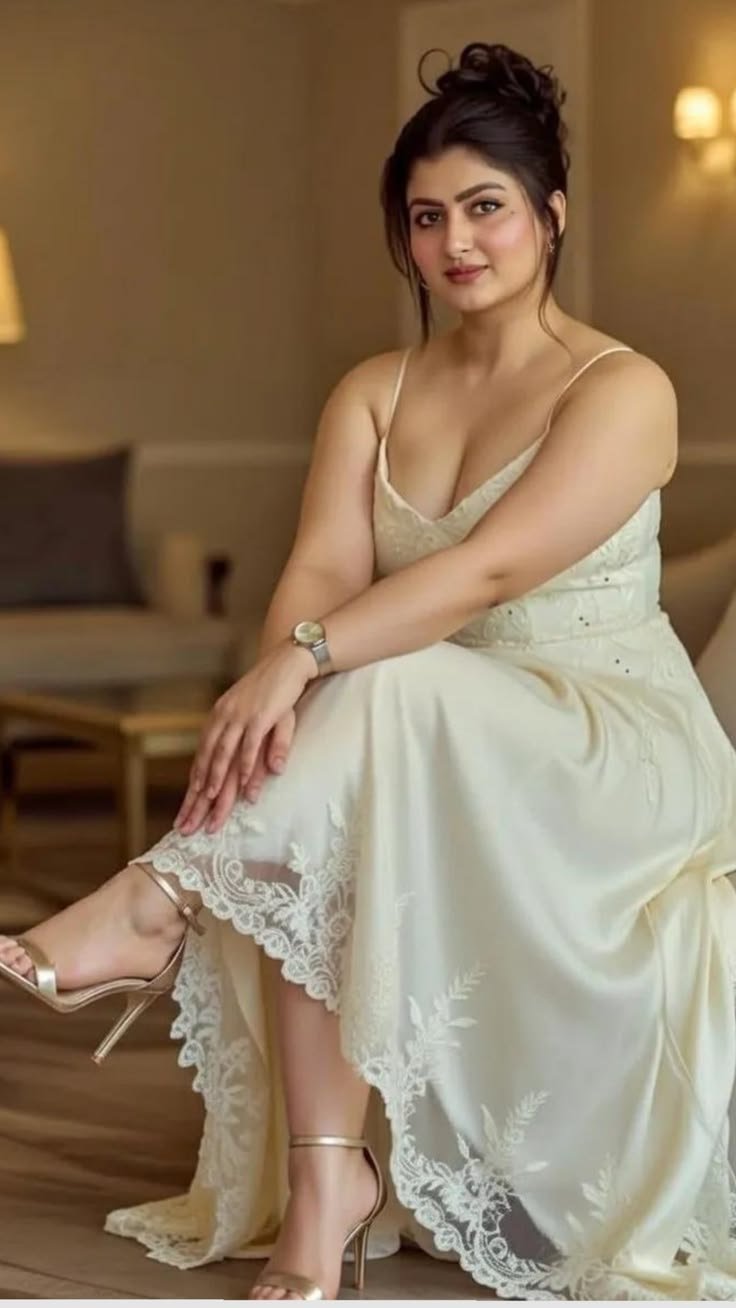 Beautiful call girls in karachi